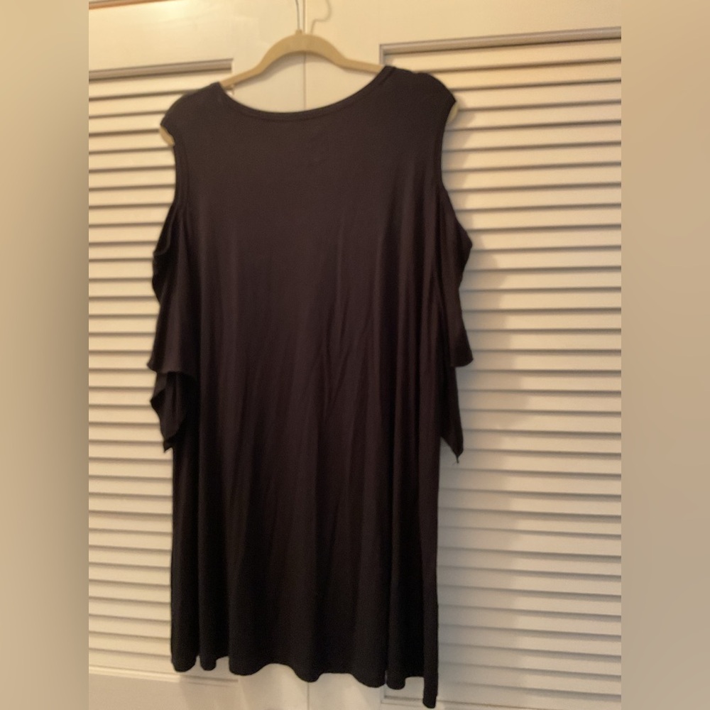 Full Throttle Saloon Black Graphic Top with Skull Design Cold Shoulder - Picture 3 of 5